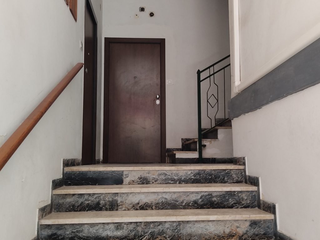 Ingresso spazioso dell'Attico Atlantide a Gallipoli